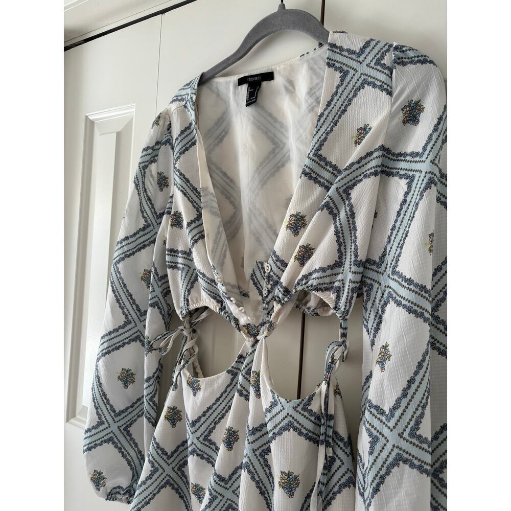 Forever 21 Floral Cutout Romper Womens Small White Blue Long Sleeve Tie Boho - Picture 4 of 9